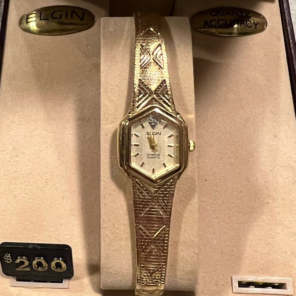New in Box 1980s Elgin Diamond Lady’s Dress Watch with Original Manual - Picture 2 of 4